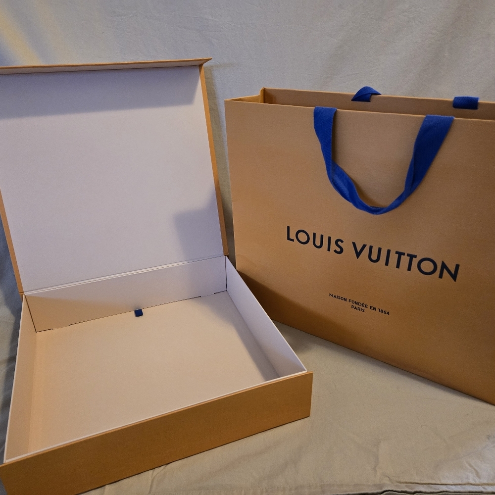 EMPTY Loius Vuitton shoe box & bag